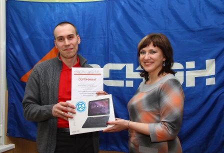 Победитель конкурса Николай Головин (Курганские прицепы) и Ольга Шевчук (АСКОН-Урал)