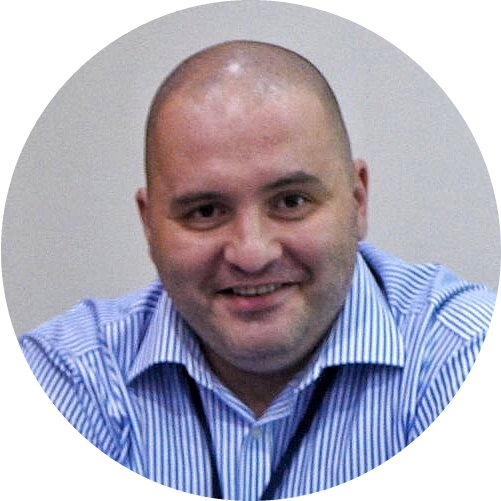 Александр Щеляев